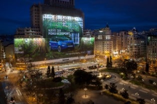 The enormous new Ford EcoSport billboard in Madrid, Spain...